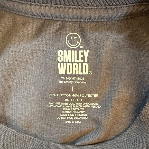 SmileyWorld Graphic T-Shirt Gray With Colorful Smileys Design Unisex Size L - Picture 3 of 10